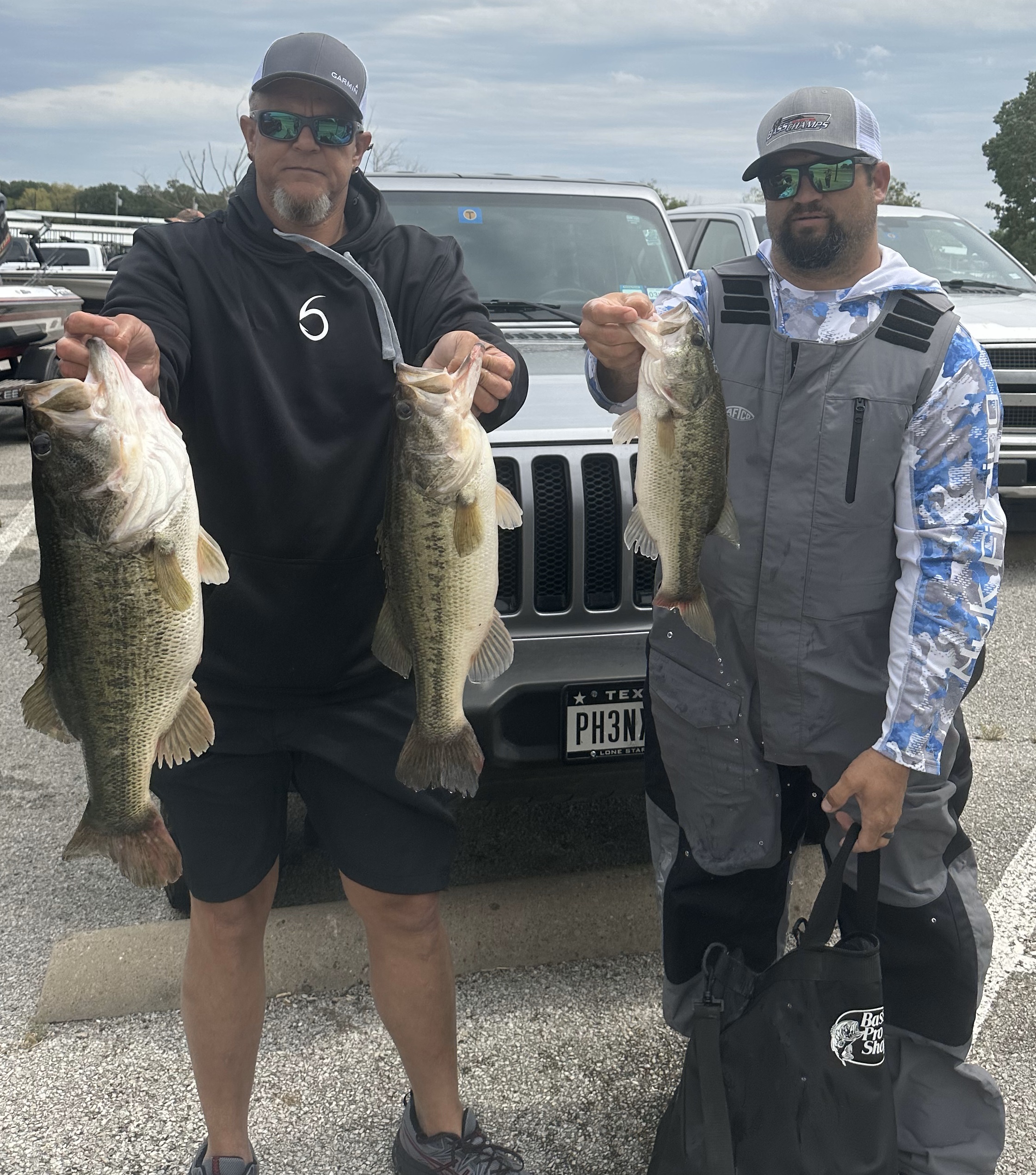 Dan Allen and James Crawford with 2nd place stringer of 14.63 lbs with Big Bass of 7.86 lbs at Lake Lewisville!!