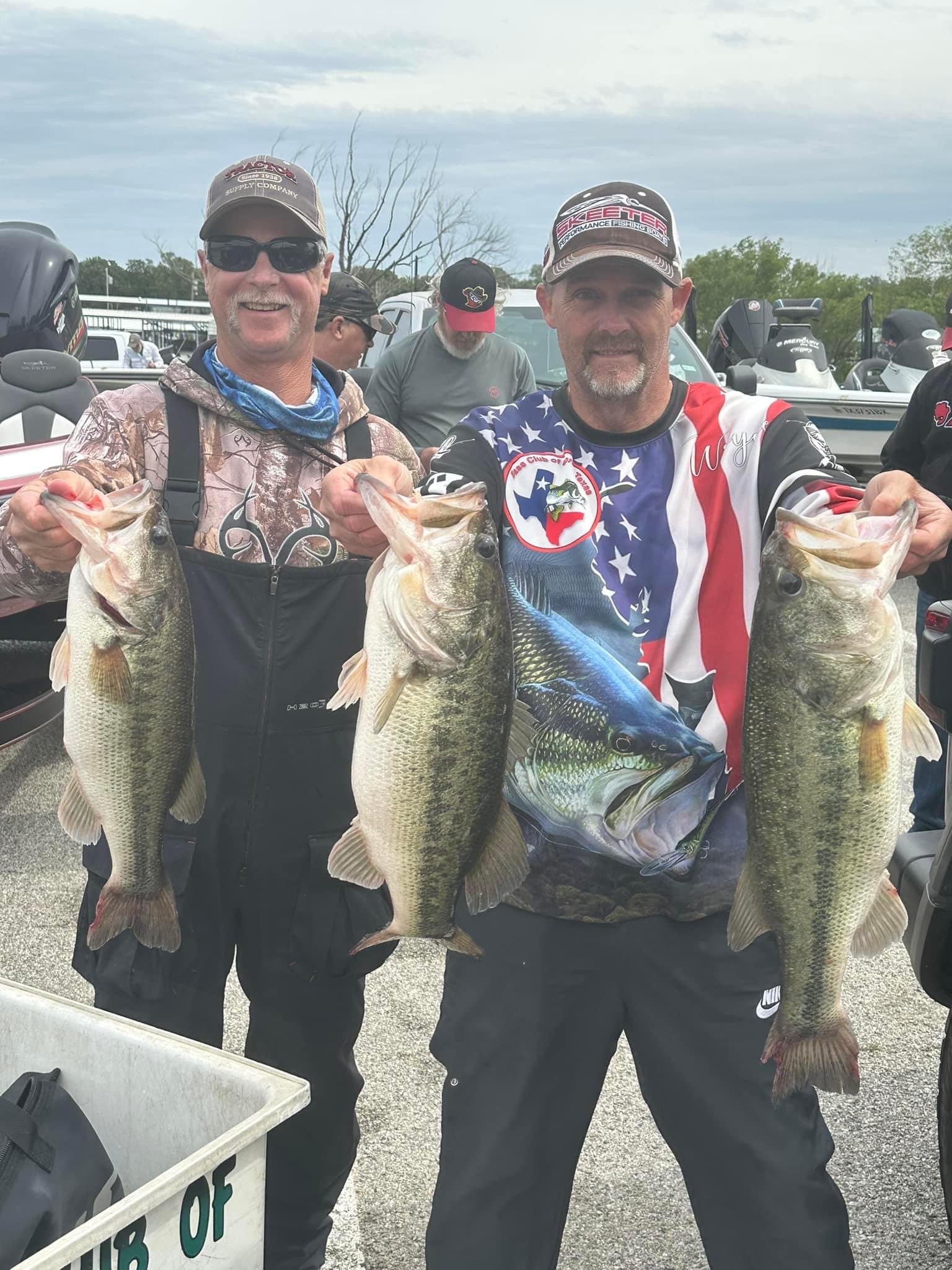 Todd Staton and Wayne Christian with their winning stringer on Lakes Lewisville!!